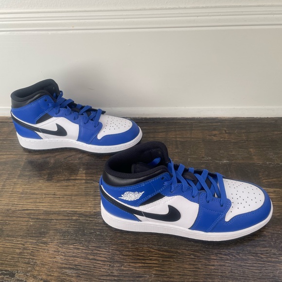 New Nike Air Jordan 1 Mid GS Blue White Black | Size 5Y - Picture 2 of 6